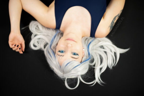 AquaShinon - gawr gura cosplay 2 - sukumizu kneesocks set - Image 3